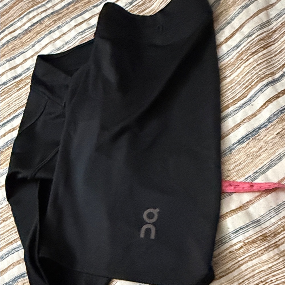 On Men's Black Performance Shorts BNWOT $90retail - Picture 7 of 11